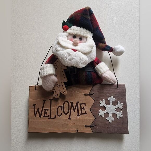 Welcome Sign With Plush Santa Wood Hanging Sign - Picture 2 of 3